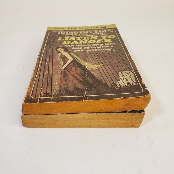 Some Things Strange and Sinister Joan Kahn & Dorothy Eden Listen to Danger PB - Picture 3 of 11